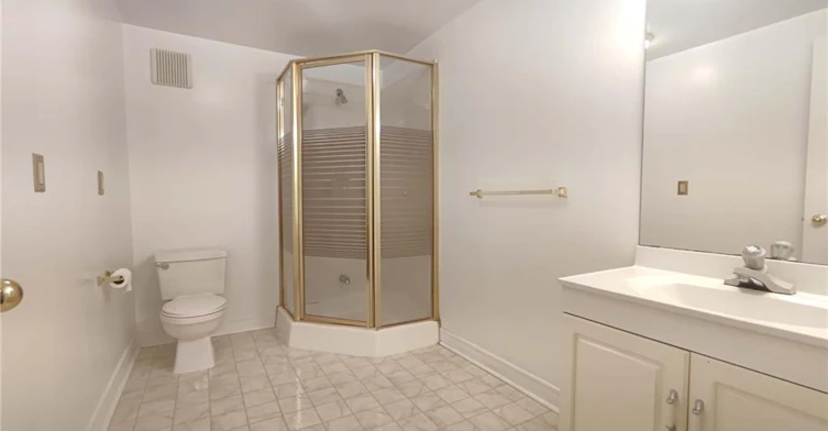 BSMT-144 Huntingwood Avenue, Hamilton, ON, L9H 6X7 - 10