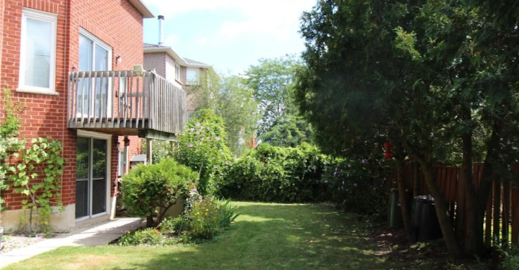 BSMT-144 Huntingwood Avenue, Hamilton, ON, L9H 6X7 - 17