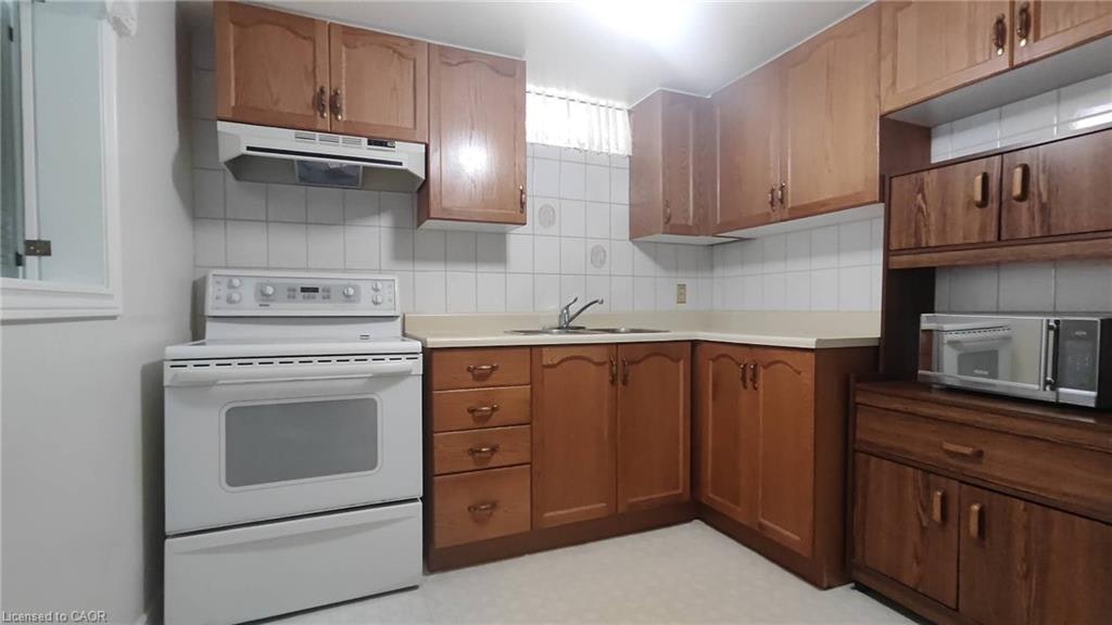 BSMT-144 Huntingwood Avenue, Hamilton, ON, L9H 6X7 - 8