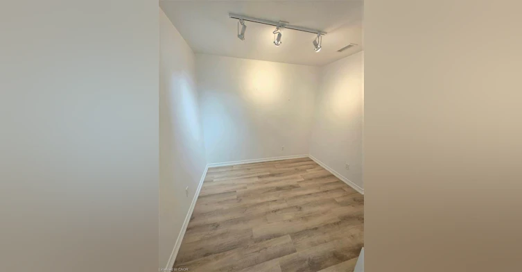 102-1000 Creekside Drive, Hamilton, ON, L9H 7S6 - 13