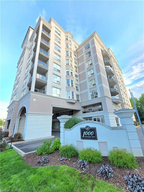 102-1000 Creekside Drive, Hamilton, ON, L9H 7S6