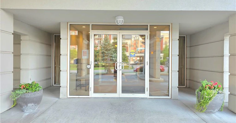 102-1000 Creekside Drive, Hamilton, ON, L9H 7S6 - 3