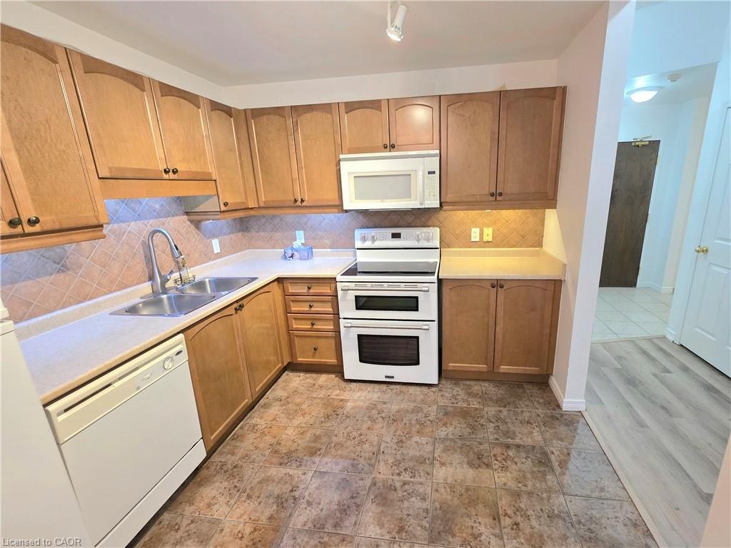 102-1000 Creekside Drive, Hamilton, ON, L9H 7S6 - 18