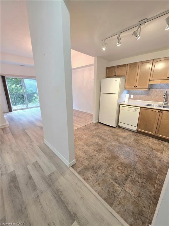 102-1000 Creekside Drive, Hamilton, ON, L9H 7S6 - 16