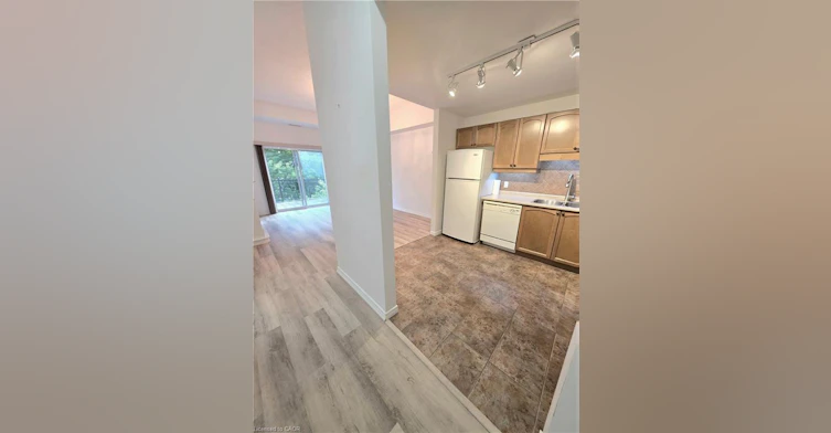 102-1000 Creekside Drive, Hamilton, ON, L9H 7S6 - 16