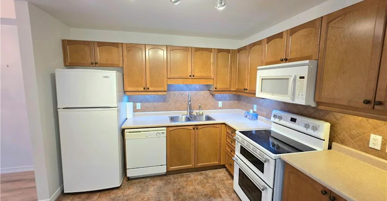 102-1000 Creekside Drive, Hamilton, ON, L9H 7S6 - 17