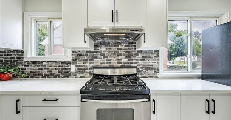 7 Putney Road, Toronto, ON, M8W 2K6 - 14
