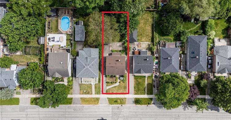 7 Putney Road, Toronto, ON, M8W 2K6 - 2