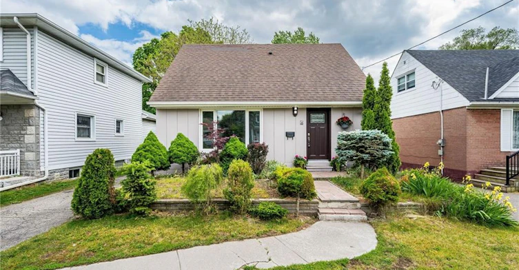 7 Putney Road, Toronto, ON, M8W 2K6