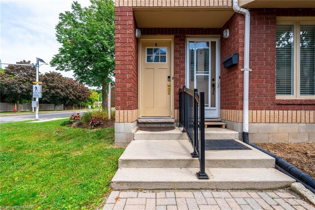 1-266 Limeridge Road E, Hamilton, ON, L9A 2S7 - 2