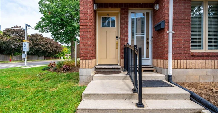 1-266 Limeridge Road E, Hamilton, ON, L9A 2S7 - 2