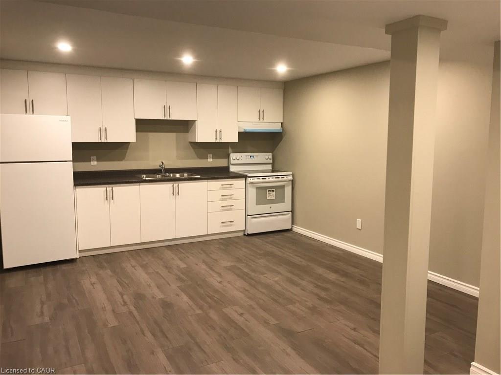 102 B Elmbank Trail, Kitchener, ON, N2R 0H1