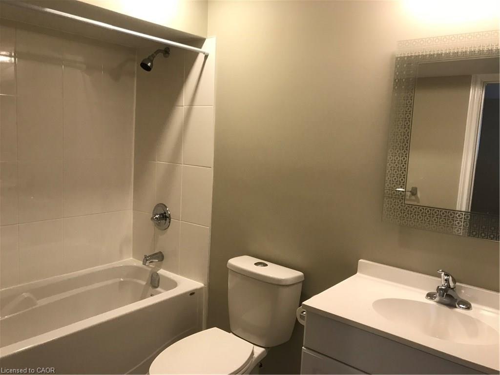 102 B Elmbank Trail, Kitchener, ON, N2R 0H1 - 7