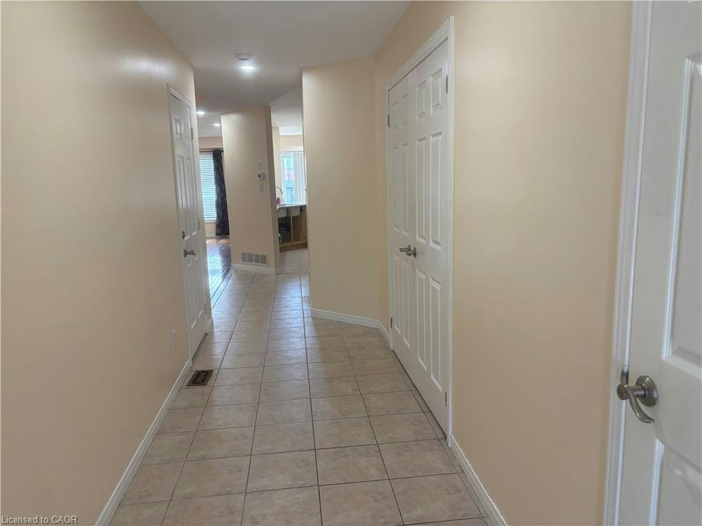 30 Meadow Wood Crescent, Hamilton, ON, L8J 3Z8 - 4