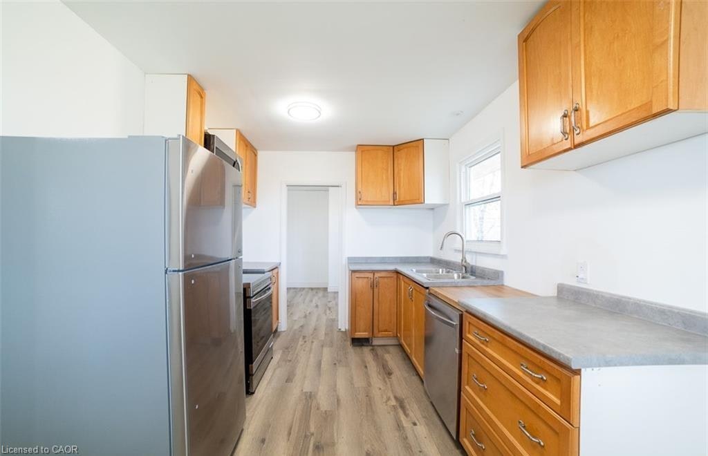 22 Kelson Avenue S, Grimsby, ON, L3M 4C3 - 7