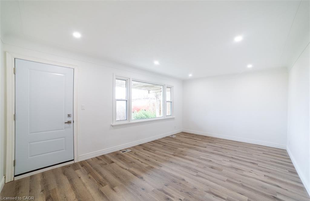 22 Kelson Avenue S, Grimsby, ON, L3M 4C3 - 4