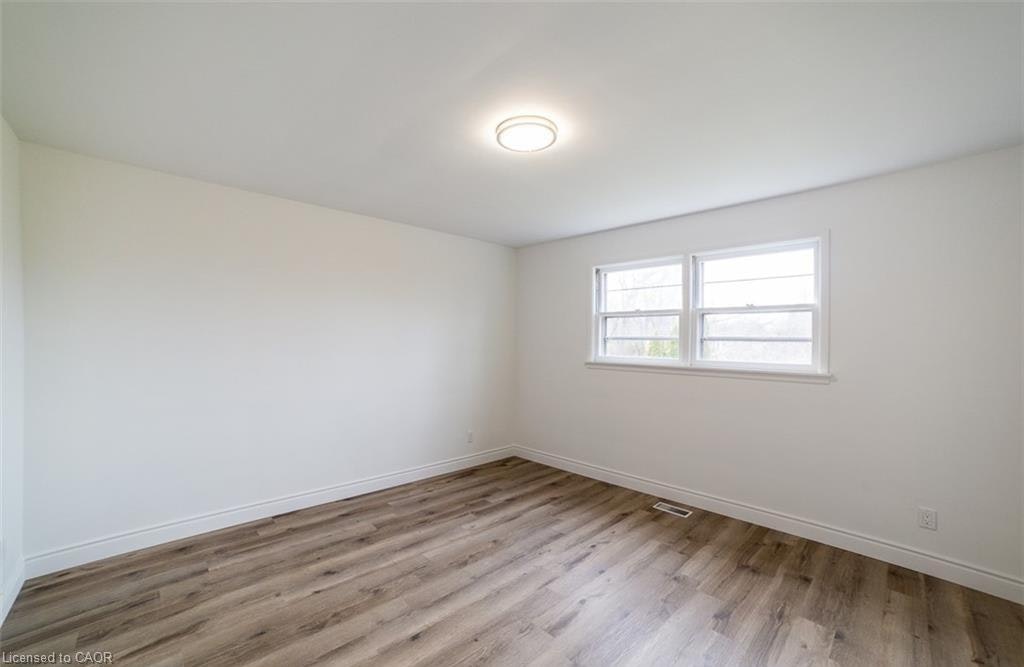 22 Kelson Avenue S, Grimsby, ON, L3M 4C3 - 16