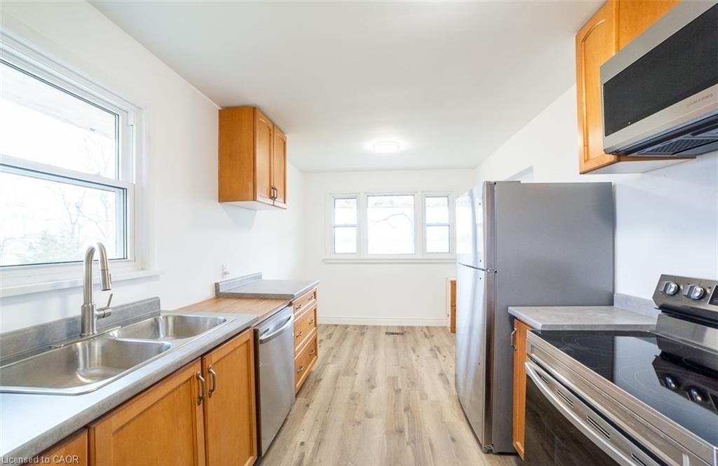 22 Kelson Avenue S, Grimsby, ON, L3M 4C3 - 8
