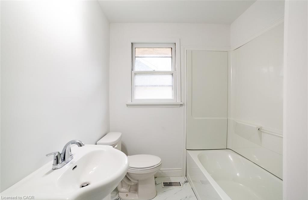 22 Kelson Avenue S, Grimsby, ON, L3M 4C3 - 13