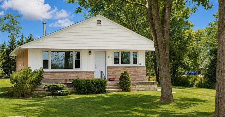 22 Kelson Avenue S, Grimsby, ON, L3M 4C3 - 3