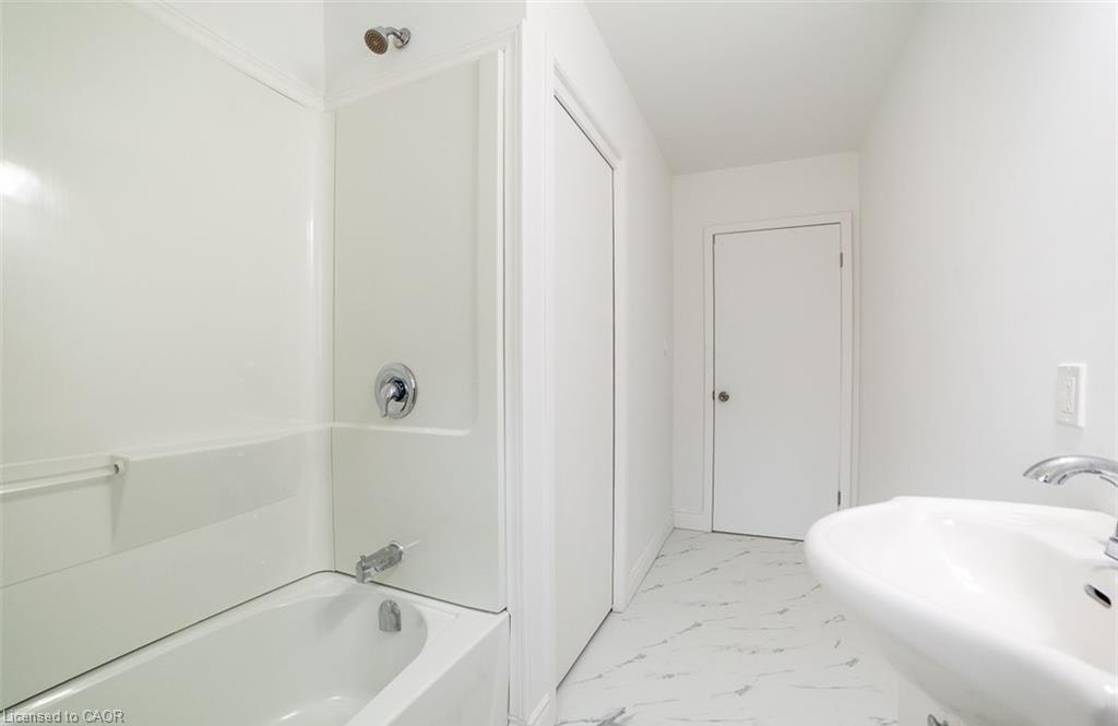 22 Kelson Avenue S, Grimsby, ON, L3M 4C3 - 14