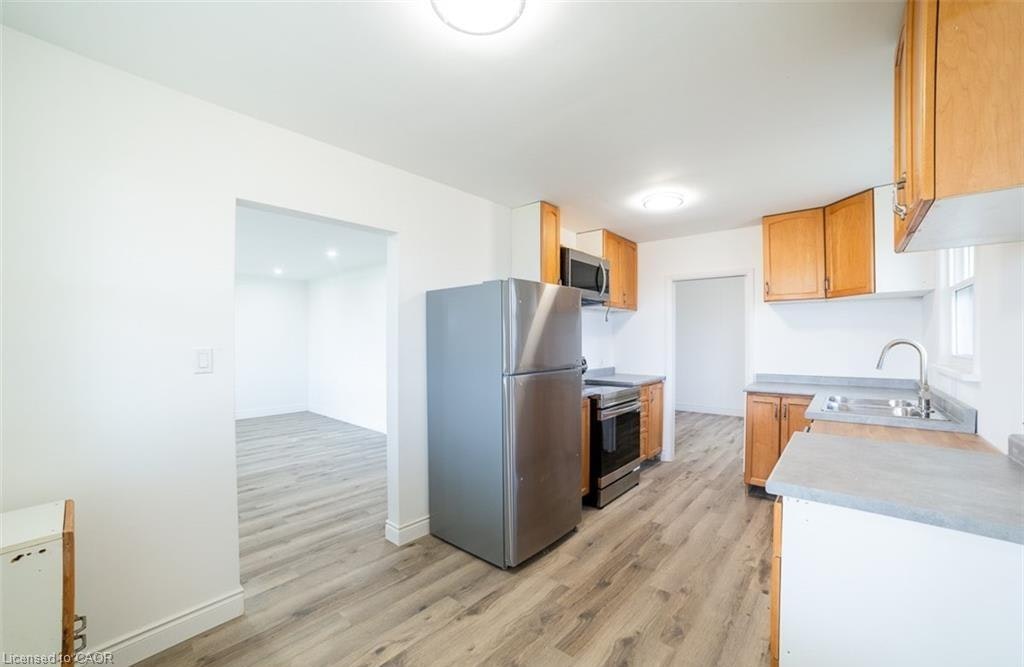 22 Kelson Avenue S, Grimsby, ON, L3M 4C3 - 6