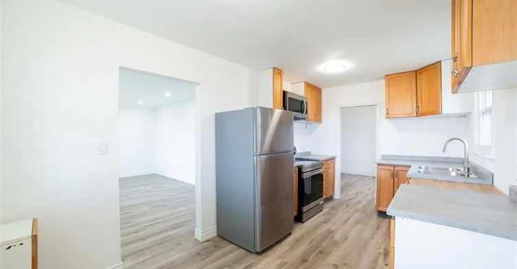 22 Kelson Avenue S, Grimsby, ON, L3M 4C3 - 6