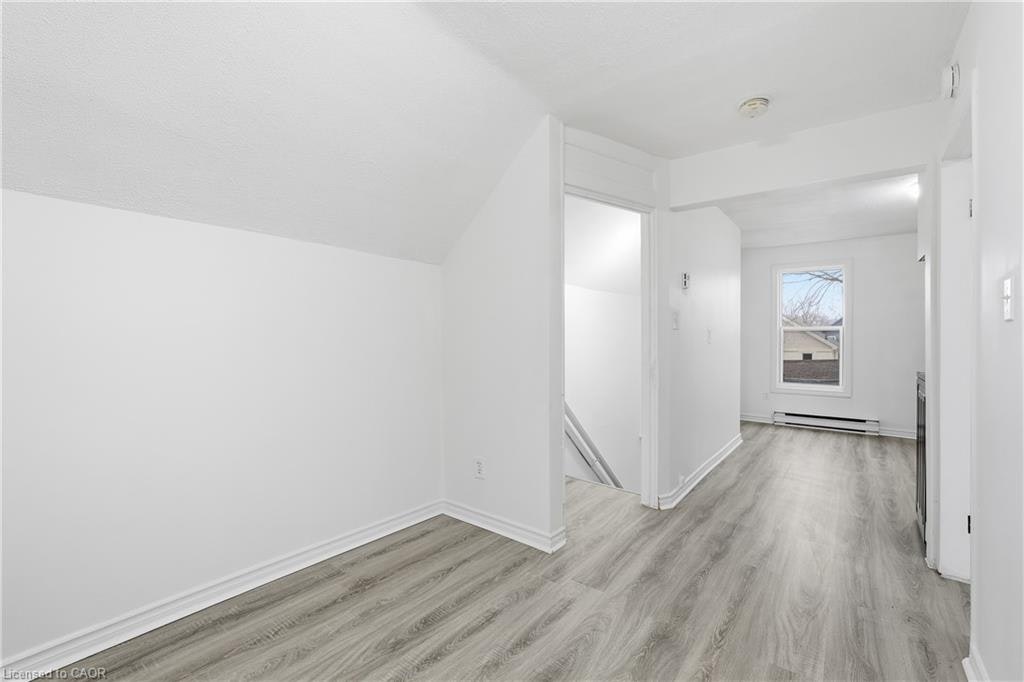 Upper-27 Albert Street, Welland, ON, L3B 4L1 - 5