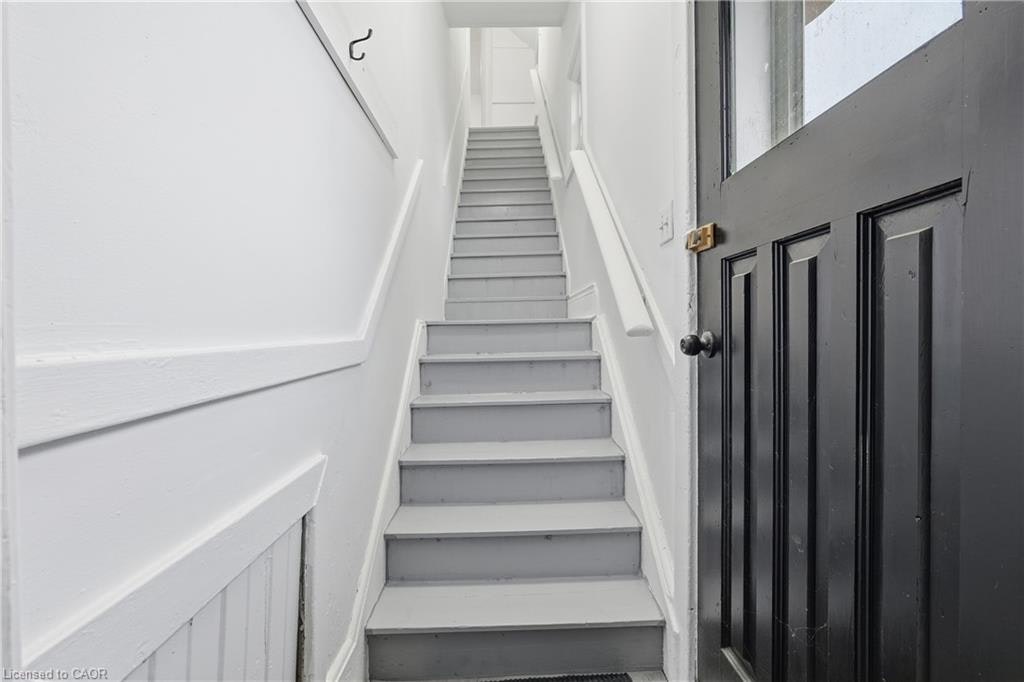 Upper-27 Albert Street, Welland, ON, L3B 4L1 - 3