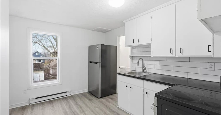 Upper-27 Albert Street, Welland, ON, L3B 4L1 - 7