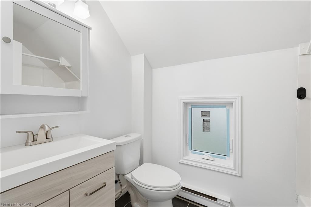 Upper-27 Albert Street, Welland, ON, L3B 4L1 - 13