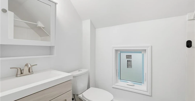 Upper-27 Albert Street, Welland, ON, L3B 4L1 - 13