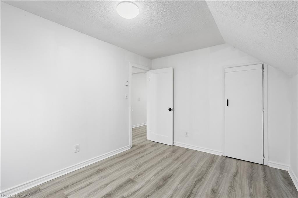 Upper-27 Albert Street, Welland, ON, L3B 4L1 - 12