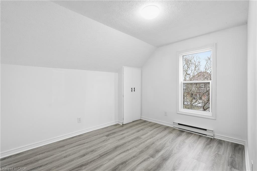 Upper-27 Albert Street, Welland, ON, L3B 4L1 - 11