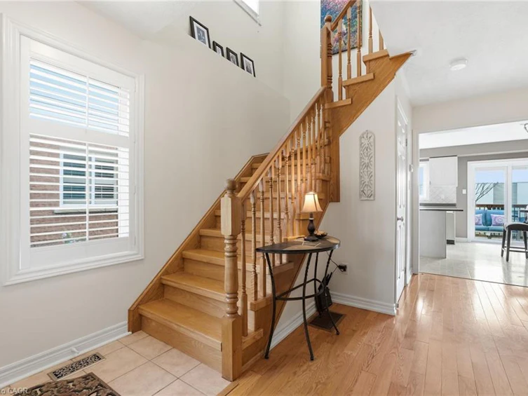 8 Slater Court, Hamilton, ON, L8B 0K8 - 3