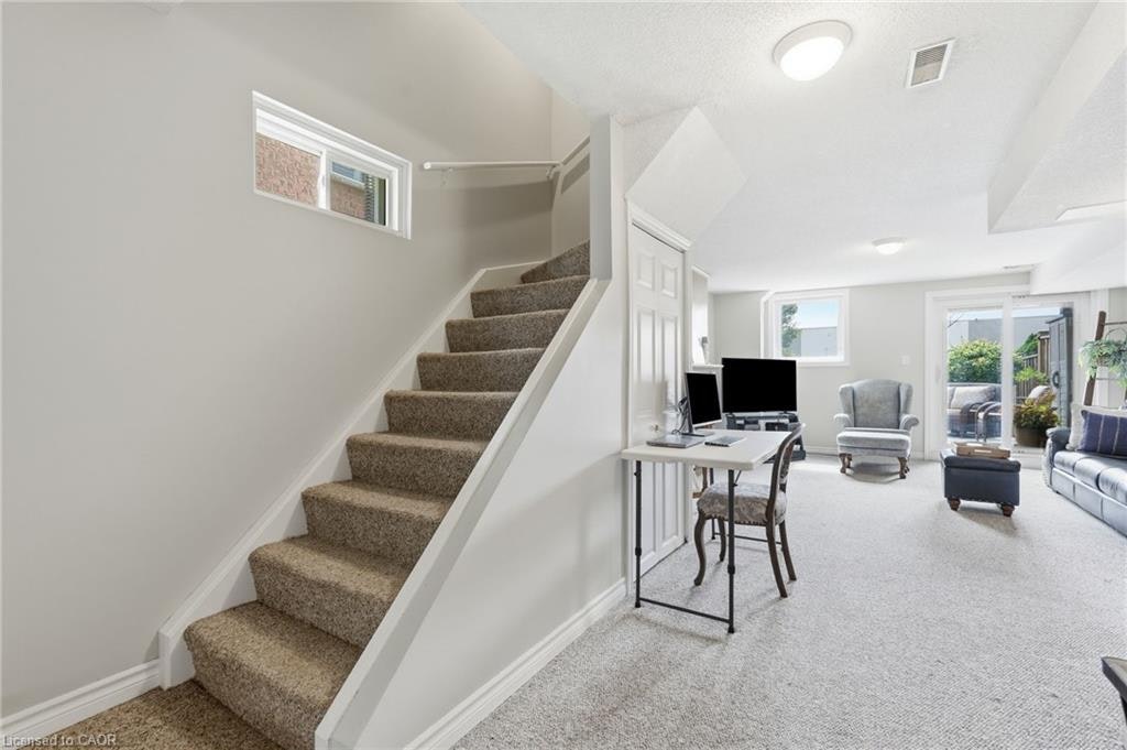 8 Slater Court, Hamilton, ON, L8B 0K8 - 30