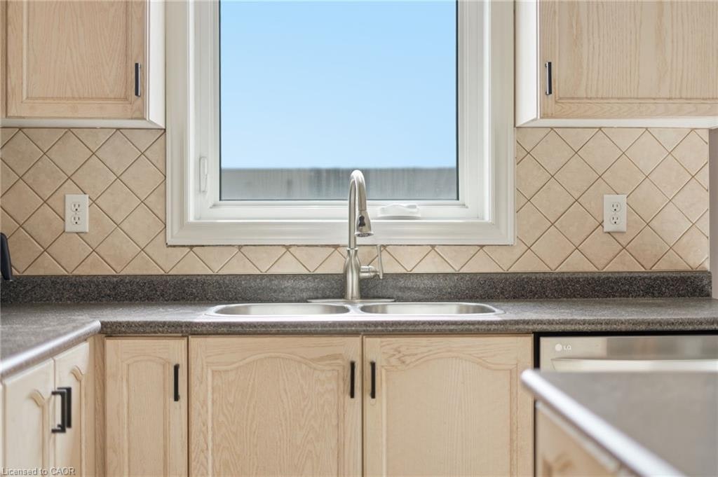 8 Slater Court, Hamilton, ON, L8B 0K8 - 7