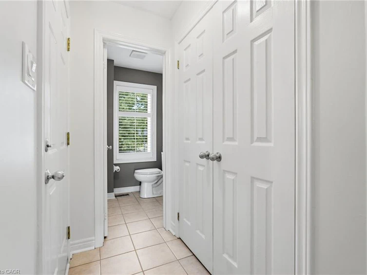 8 Slater Court, Hamilton, ON, L8B 0K8 - 12