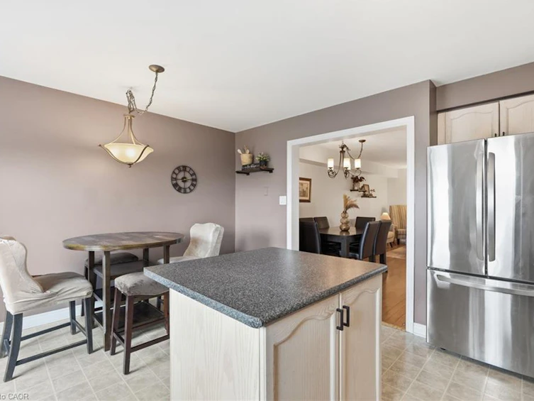 8 Slater Court, Hamilton, ON, L8B 0K8 - 10