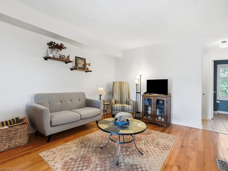 8 Slater Court, Hamilton, ON, L8B 0K8 - 4