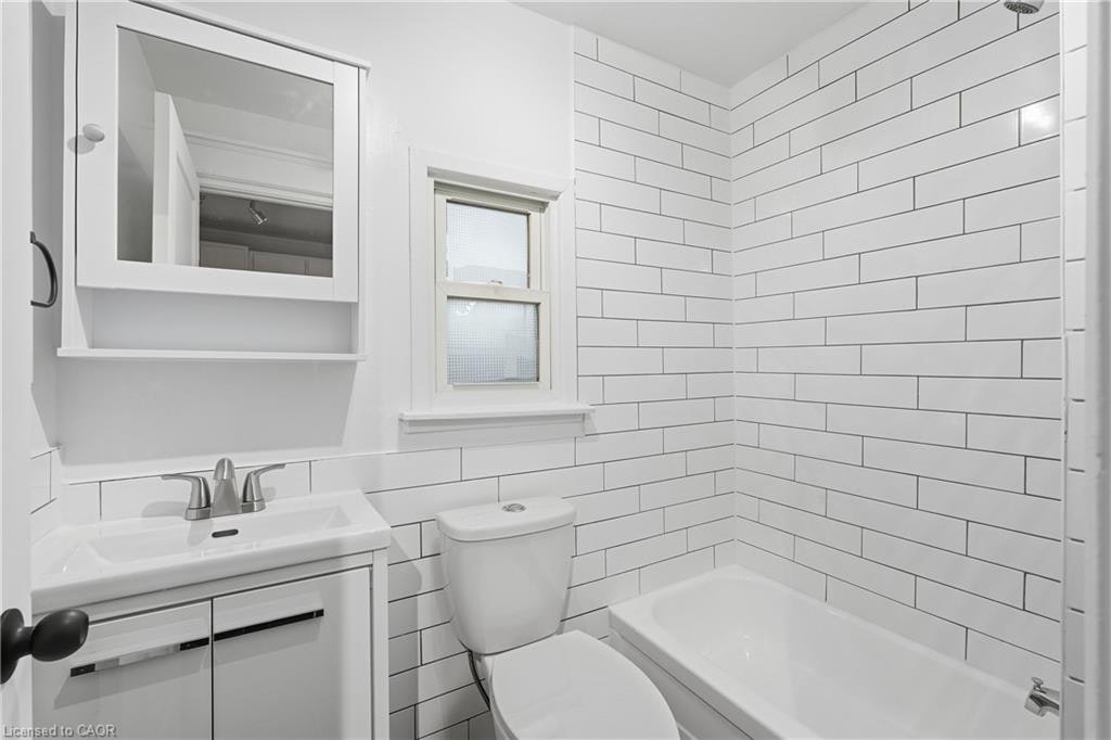 Main-27 Albert Street, Welland, ON, L3B 4L1 - 7