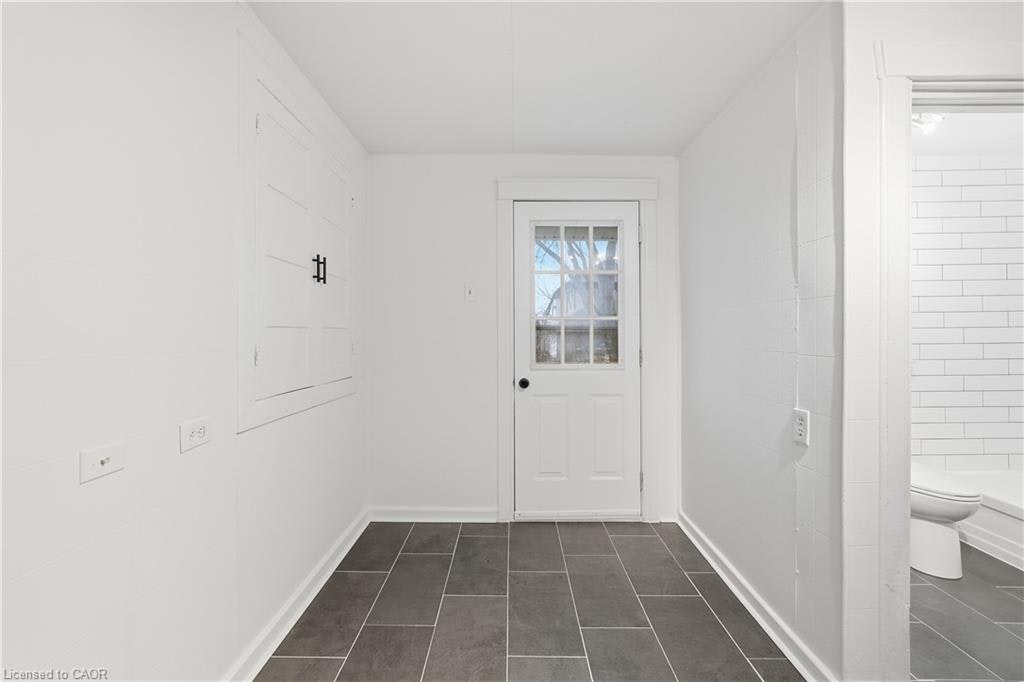 Main-27 Albert Street, Welland, ON, L3B 4L1 - 3