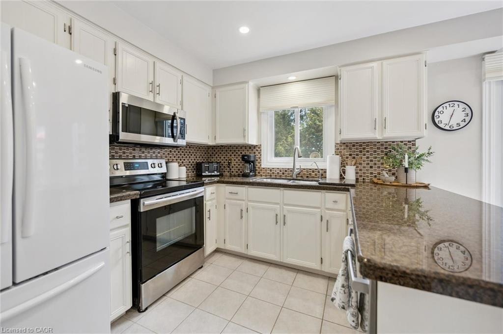 8-2155 Duncaster Drive, Burlington, ON, L7P 4R3