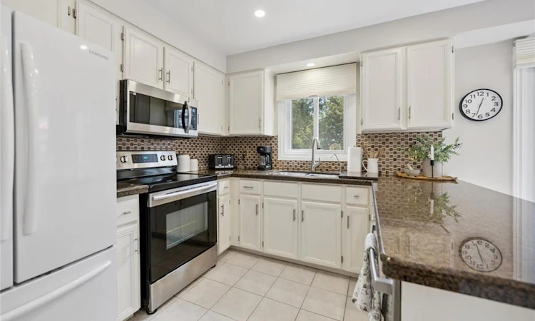 8-2155 Duncaster Drive