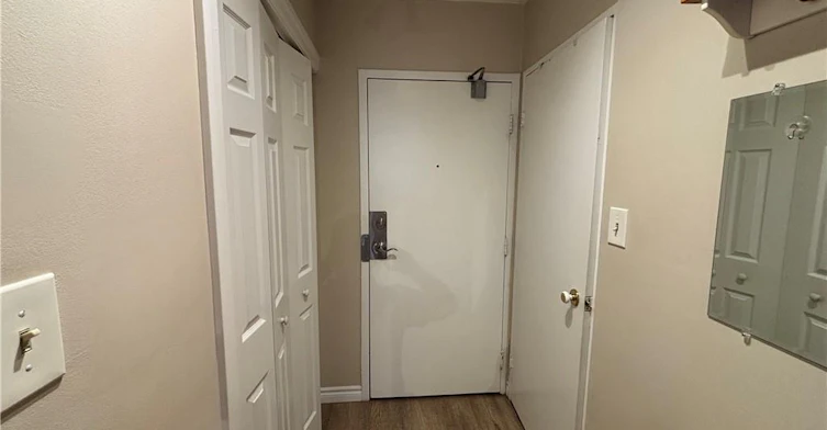 205-975 Warwick Court, Burlington, ON, L7T 3Z7 - 4