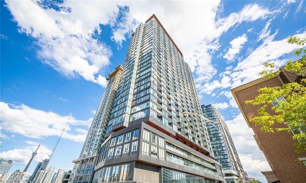 2117-19 Western Battery Road, Toronto, ON, M6K 0E3