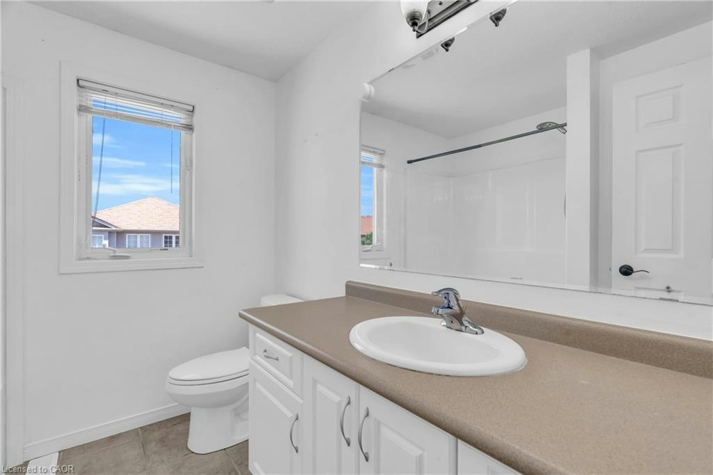 19B-50 Howe Drive, Kitchener, ON, N2E 0A2 - 19