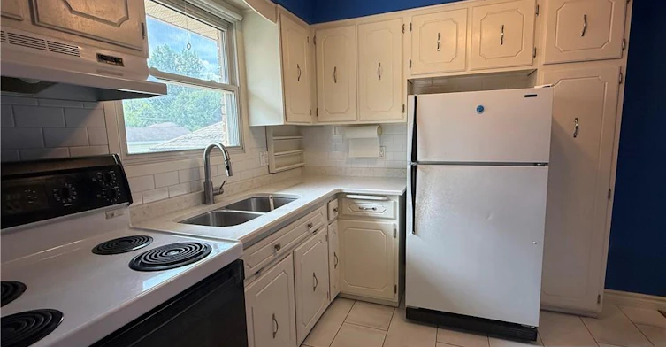 284 Bakersfield Drive, Cambridge, ON, N1R 6X7 - 2