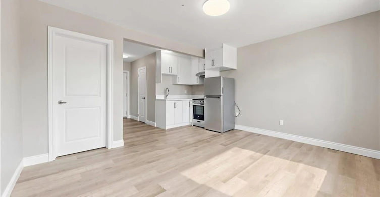65 Sanford Avenue S, Hamilton, ON, L8M 2G7 - 5