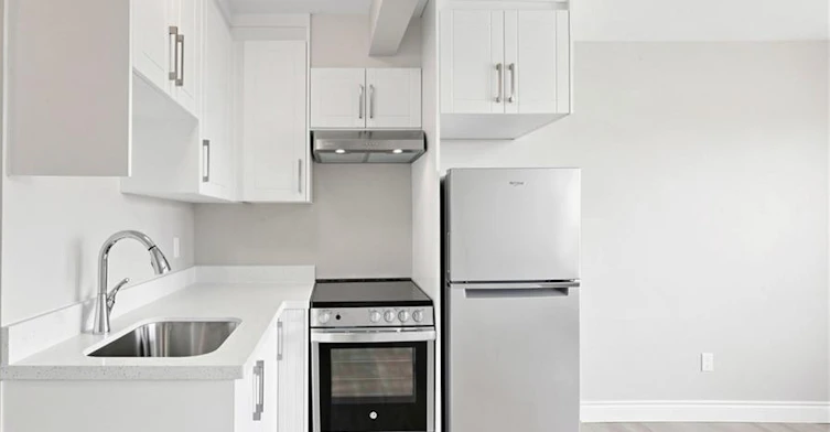 65 Sanford Avenue S, Hamilton, ON, L8M 2G7 - 6